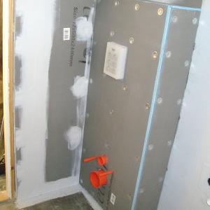 Kasse for veggheng klosett.